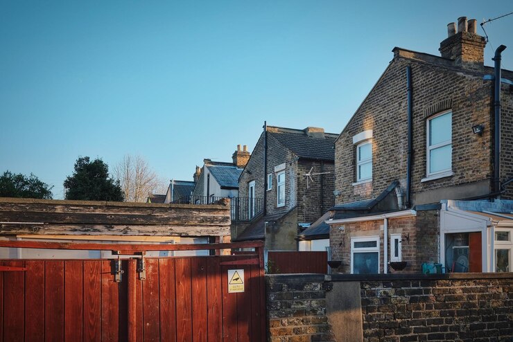 residential-buildings-against-blue-sky_1048944-20469121